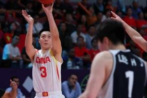 苏群：所有人都在骂胡明轩时 应该静下来想为何郭士强非要带他？