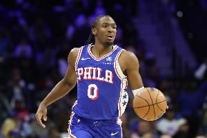 马克西:职业生涯这个节点 打球不能和以前一样总是嘻嘻哈哈了