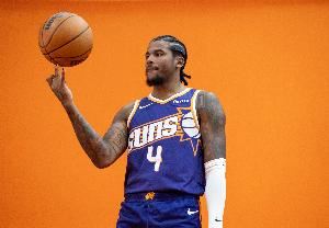 新后场双枪!布克首节8中5得11分&杰伦·格林7中3得8分 合砍19分