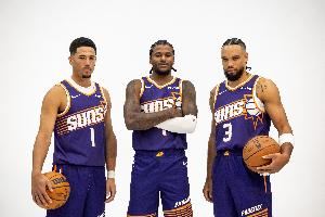 布克:格林上场能减轻所有人的压力 他拥有非常高的天赋