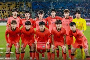 哥俩好!王钰栋评论蒯纪闻社媒:真帅兄弟;后者回复:你不在太孤单